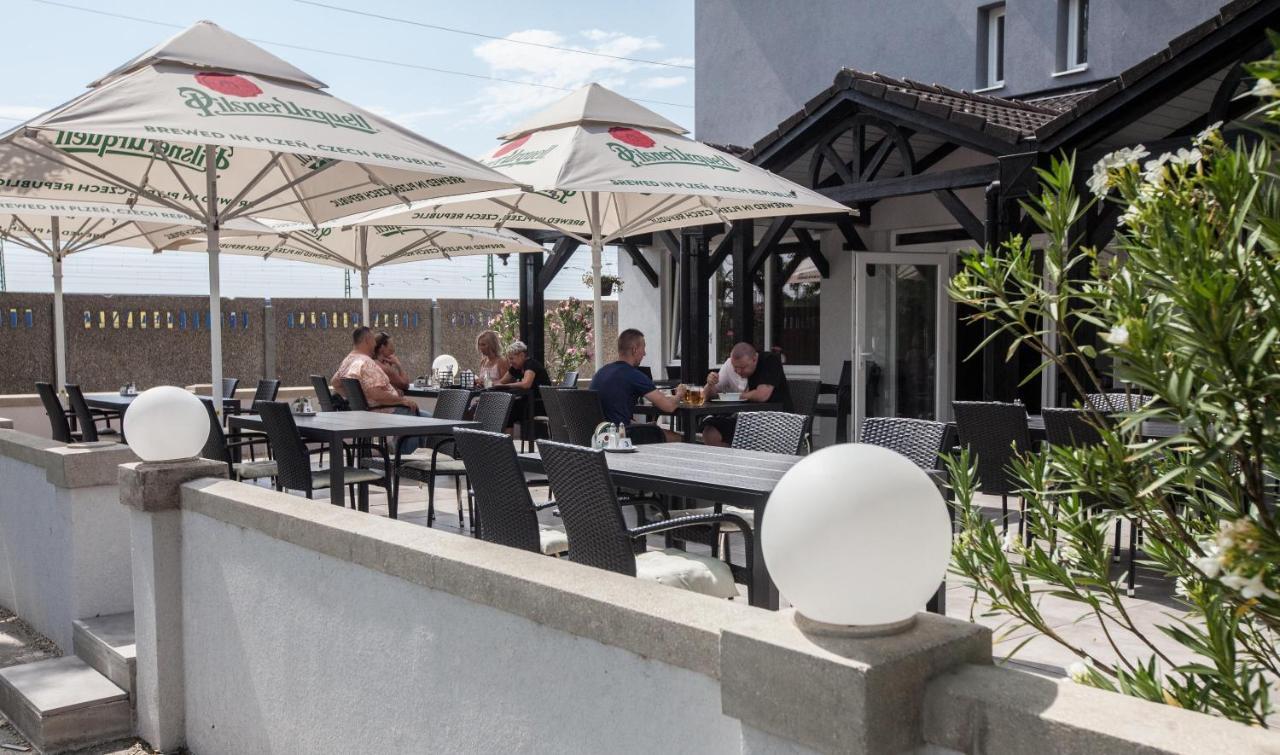Hotel Rajka Eksteriør billede